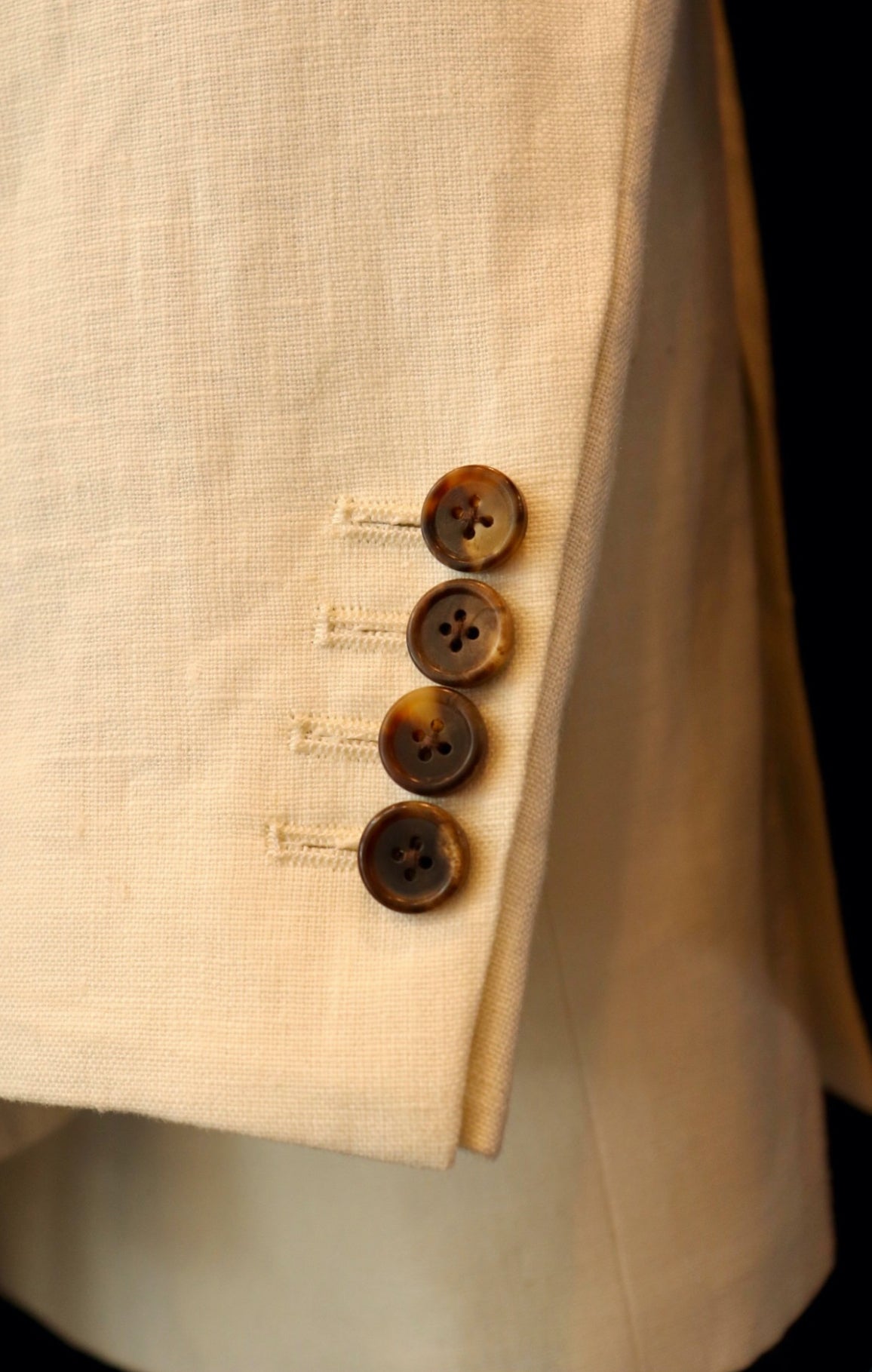 What Are Horn Buttons? A Guide to Horn Buttons on Suits and Jackets