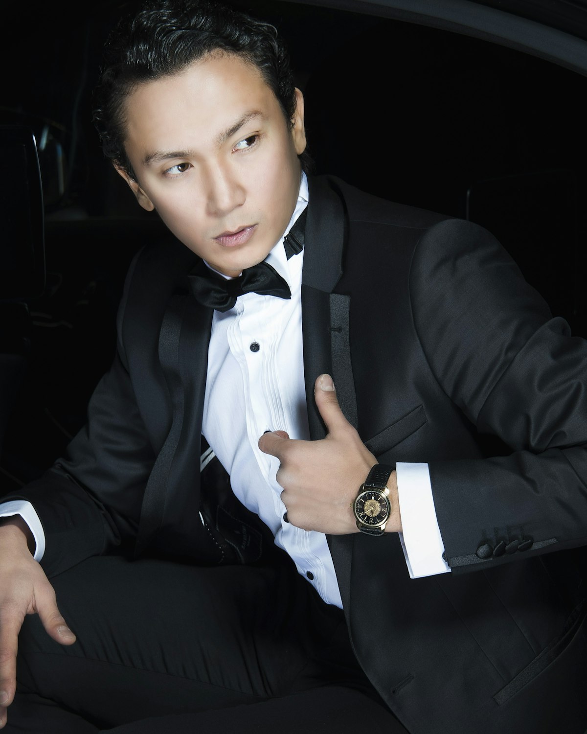 Black tie, seated